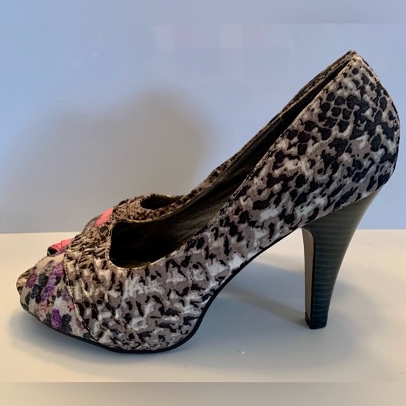 Madden Girl Leopard Floral Heel - Picture 4 of 8